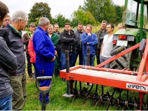 Feldtag zum Thema „regenerative Grünlandwirtschaft“