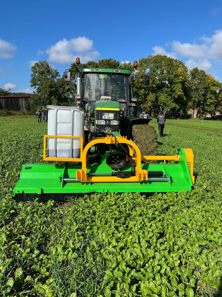 Regenerative Landwirtschaft Praxis | Mulcher Mit Container